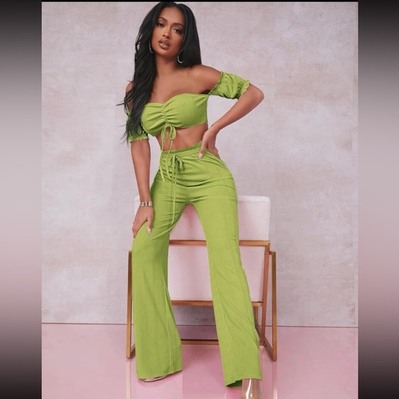 NEW 2-Piece Pants & Crop top - Picture 1 of 3